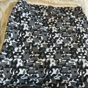 LuLaRoe Black and White Pencil Skirt for Cocktail Nights